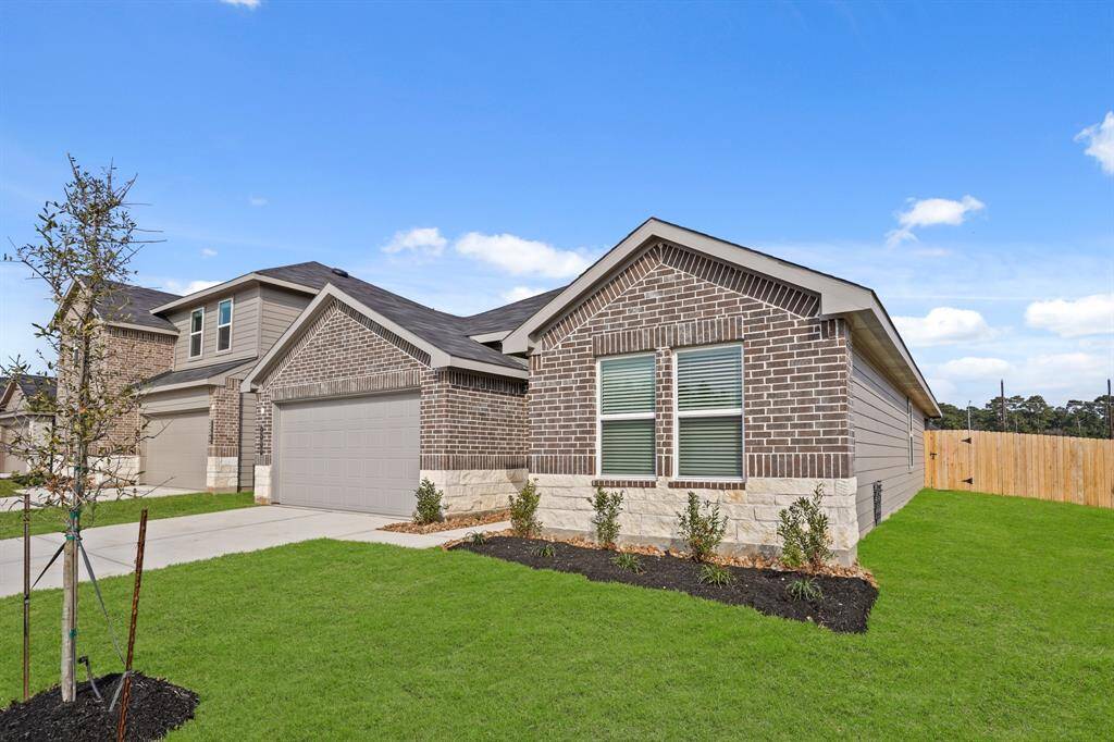 Great Curb Appeal!