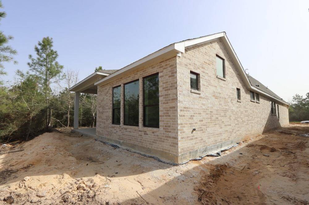 Welcome to The Azalea by David Weekley Homes. **HOME ESTIMATED TO BE COMPLETE APRIL 2025**