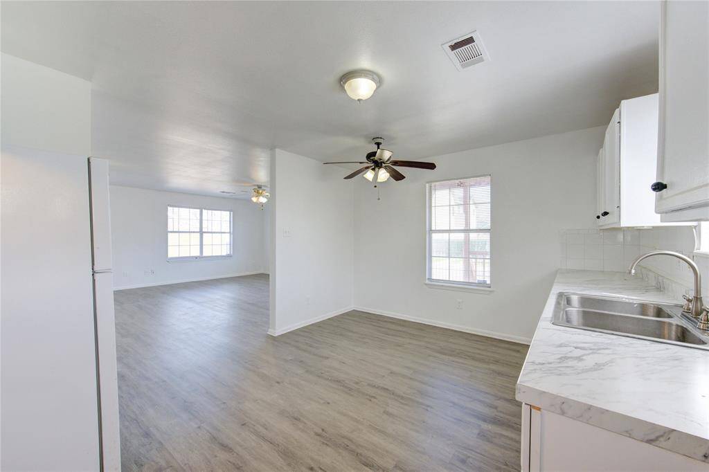 Spacious kitchen