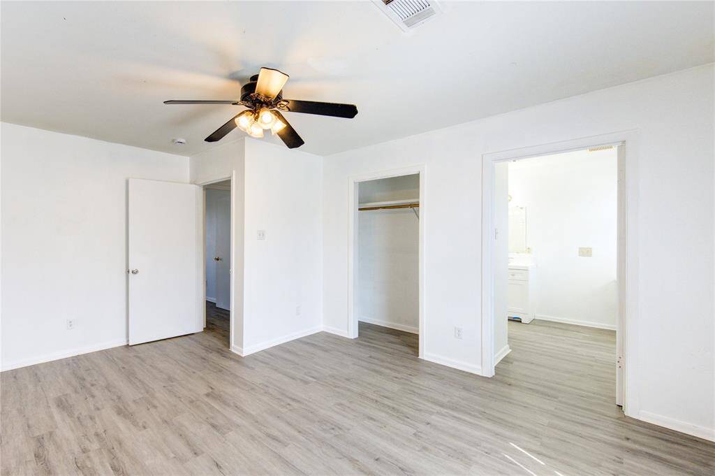 Large primary bedroom