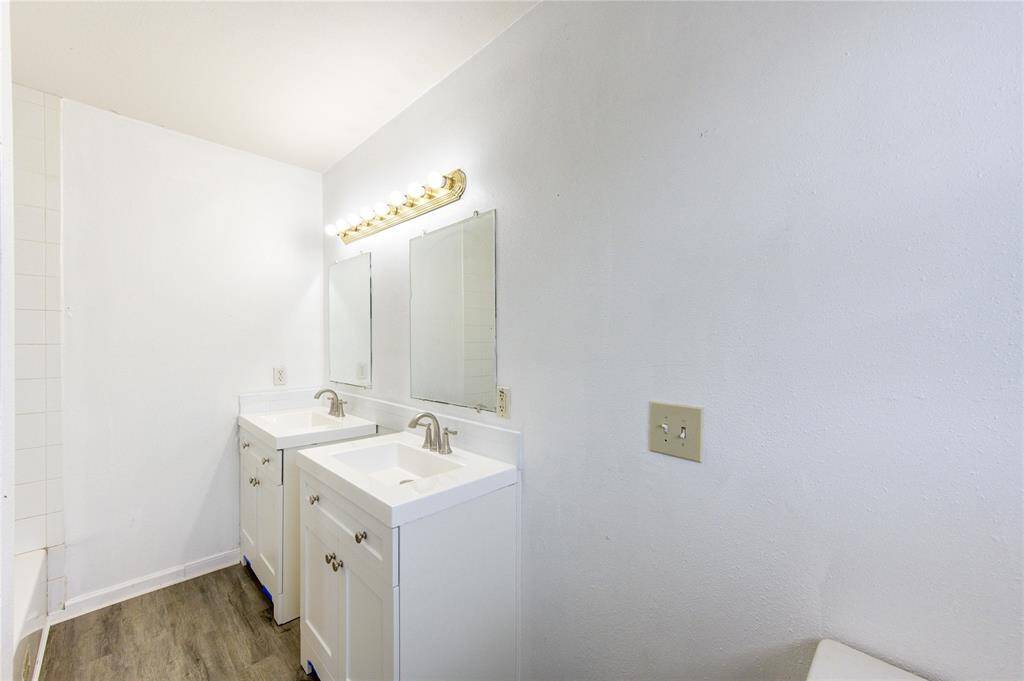 Primary bath double sinks