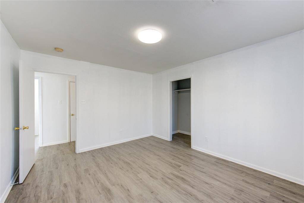 Good size 1st secondary room