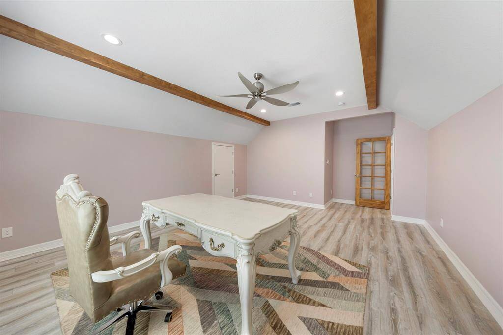 The possibilities are endless with this spacious extra room, providing a blank canvas for your imagination to run wild.