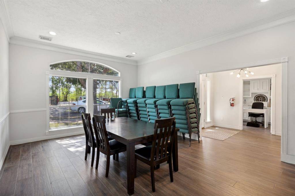 Formal Dining