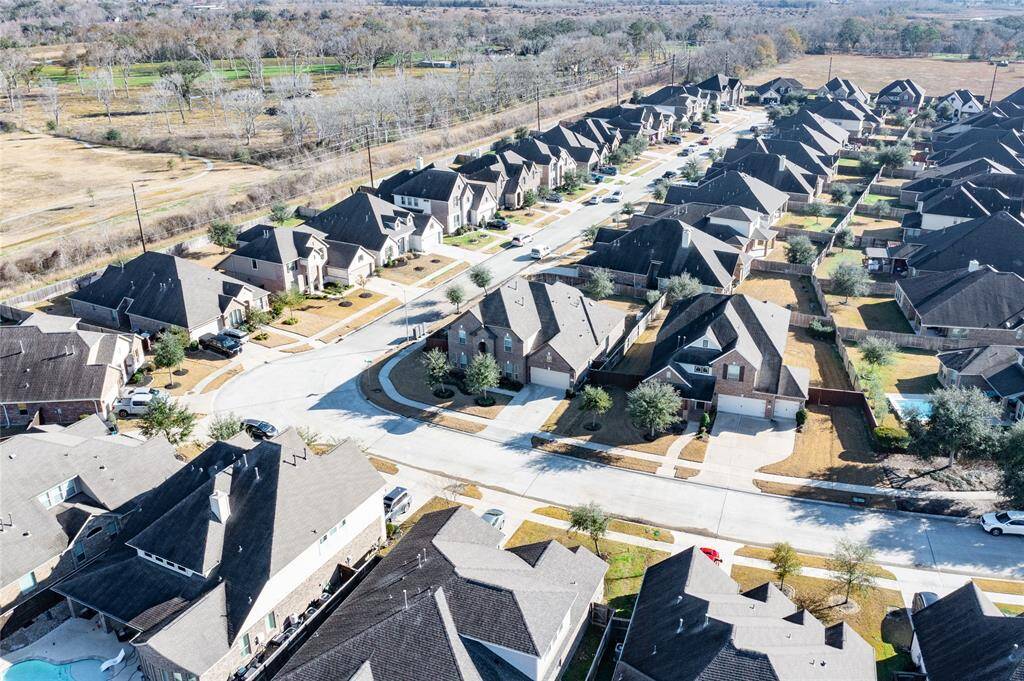 aerial view of the area surrounding the home