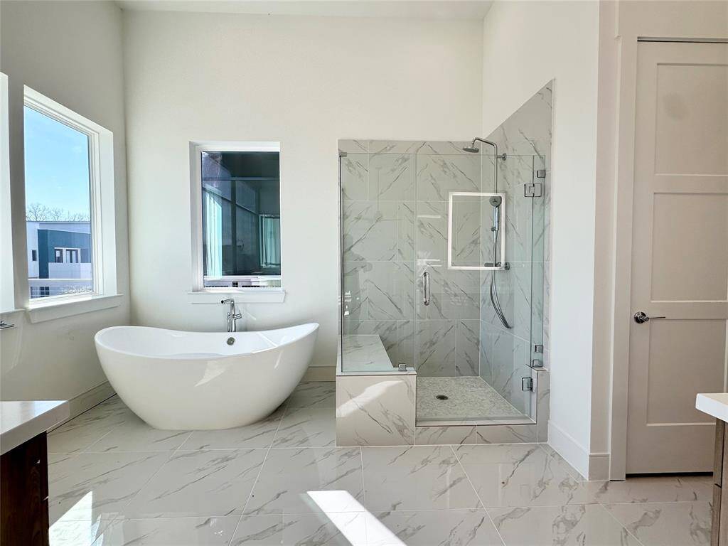 Luxury Primary Bath