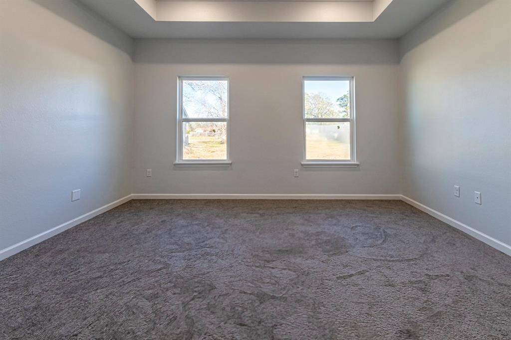 Spacious primary suite