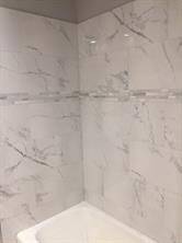 Beautiful tiling in the shower