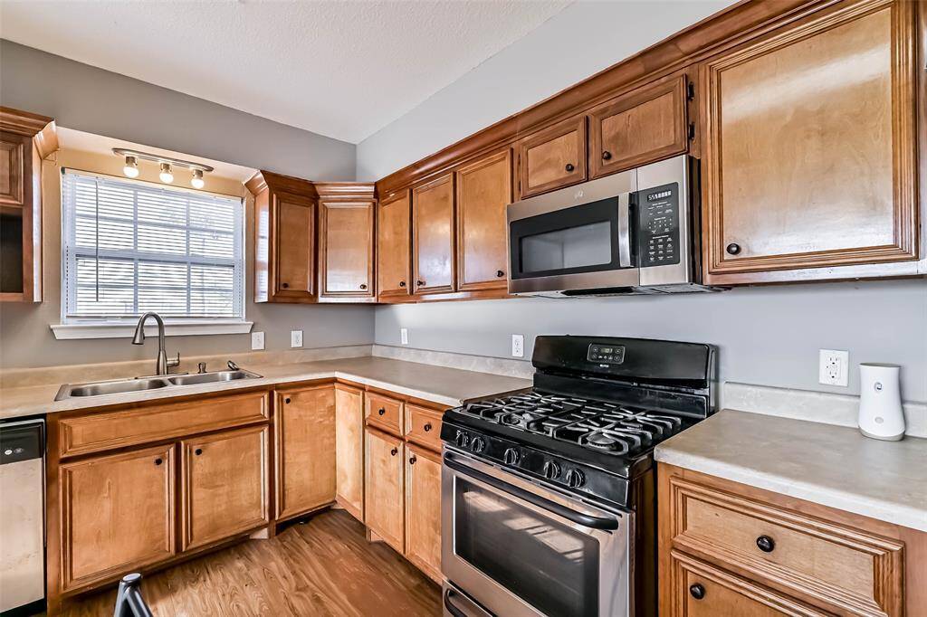 Lots of counter and cabinet spaces.
