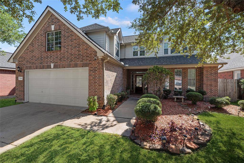 Welcome Home to the large 4BR, 3.5BA home with lush landscaping!!