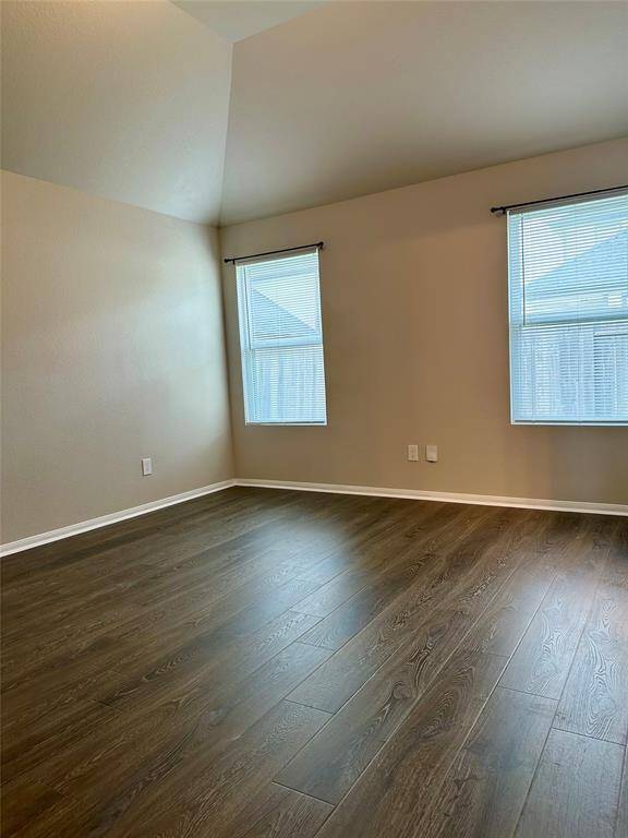 Large Master Bedroom - #4.