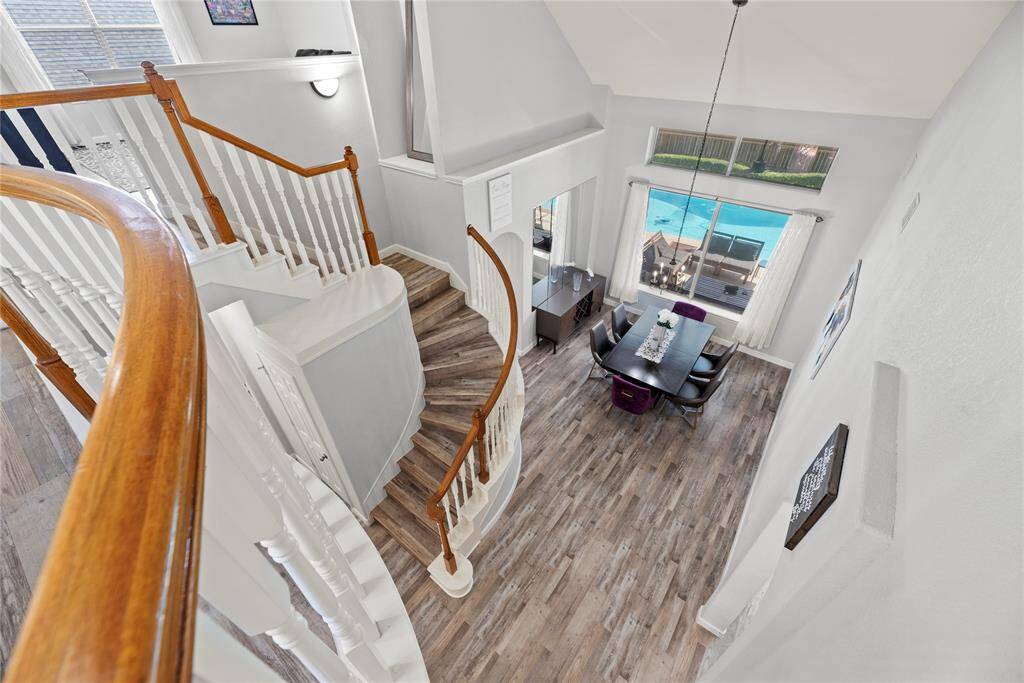 Elegant curved staircase