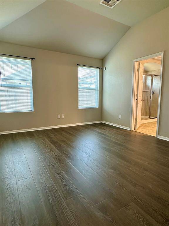 Master Bedroom with En-suite bathroom.