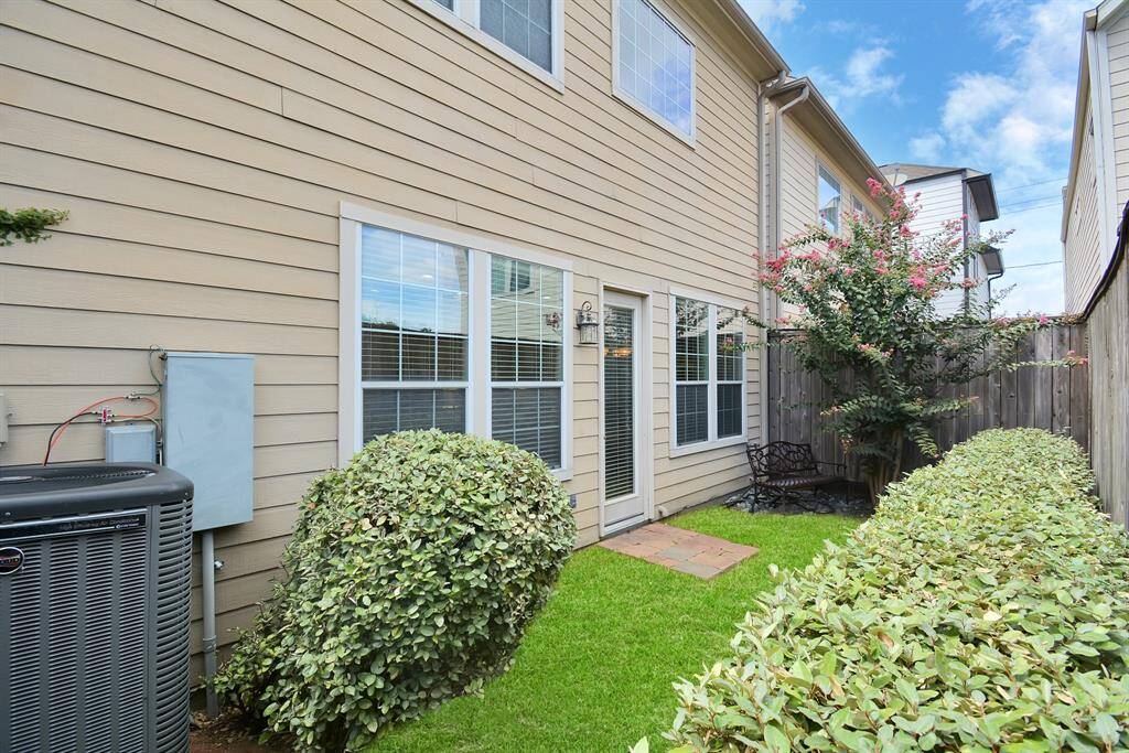 Yes! you have a backyard in Edo with plenty of space left to setup a outdoor sauna, cold plunge to make it a back yard paradise