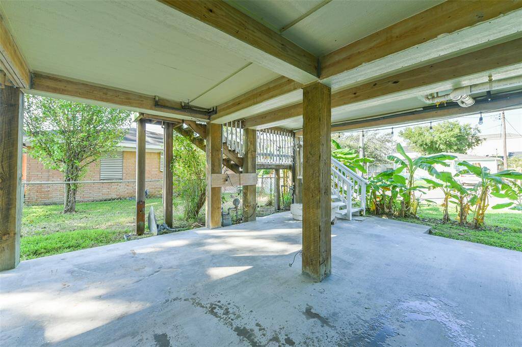 Useful space underneath the house.