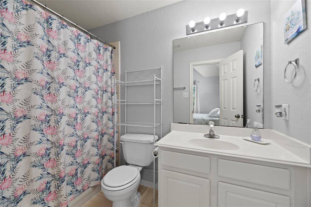 Full bath 2nd floor