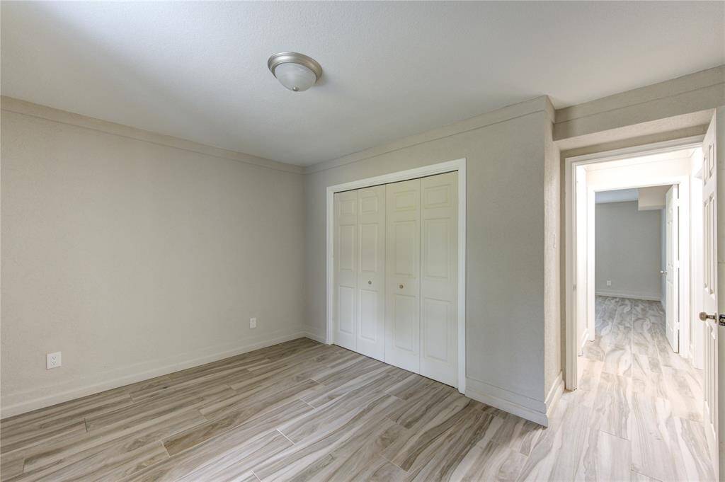 Spacious Bedroom number 5 with hollywood bath connecting between bedrooms number 5 and 4.