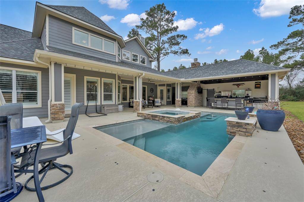 Spacious outdoor living and pool/spa