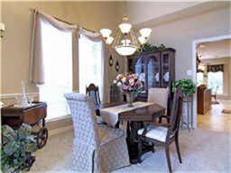 Spacious dinning room