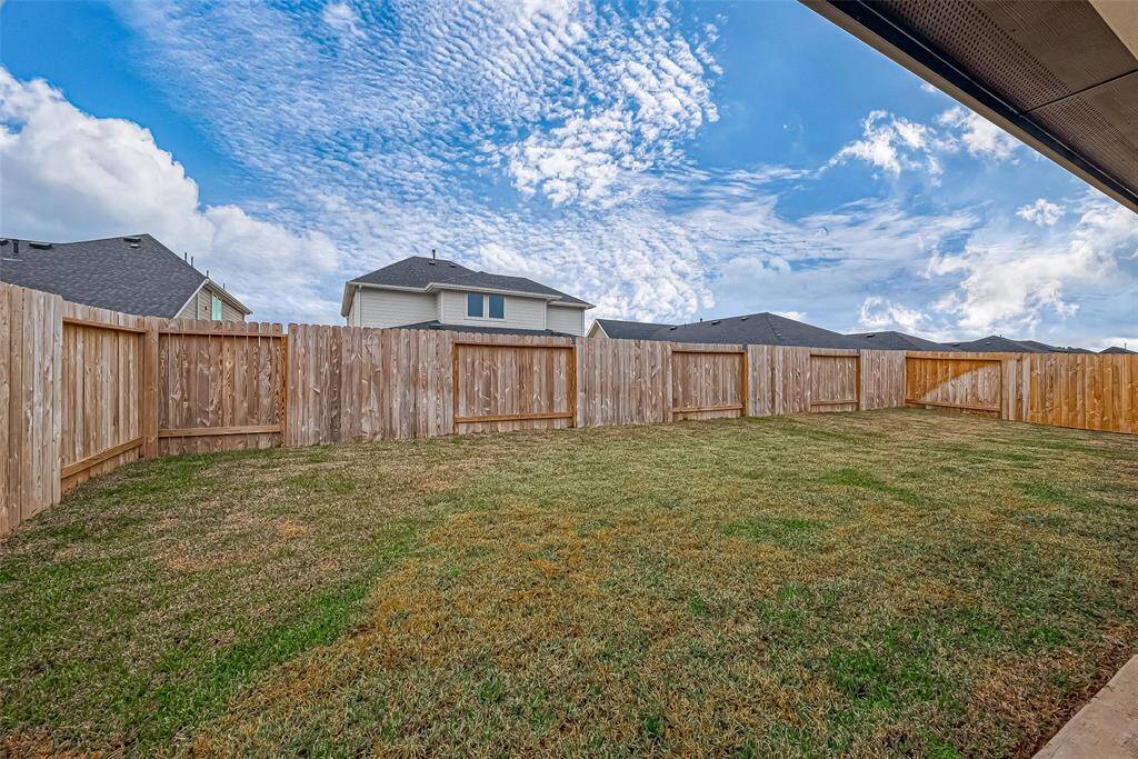 Nice size backyard.