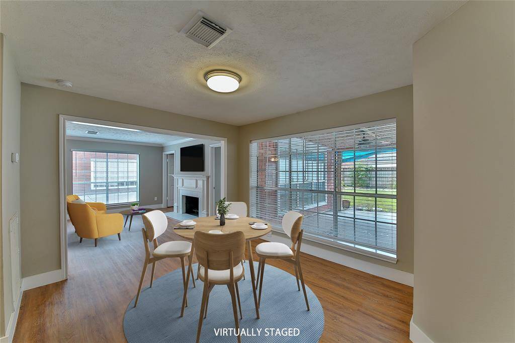Breakfast room adjoins kitchen