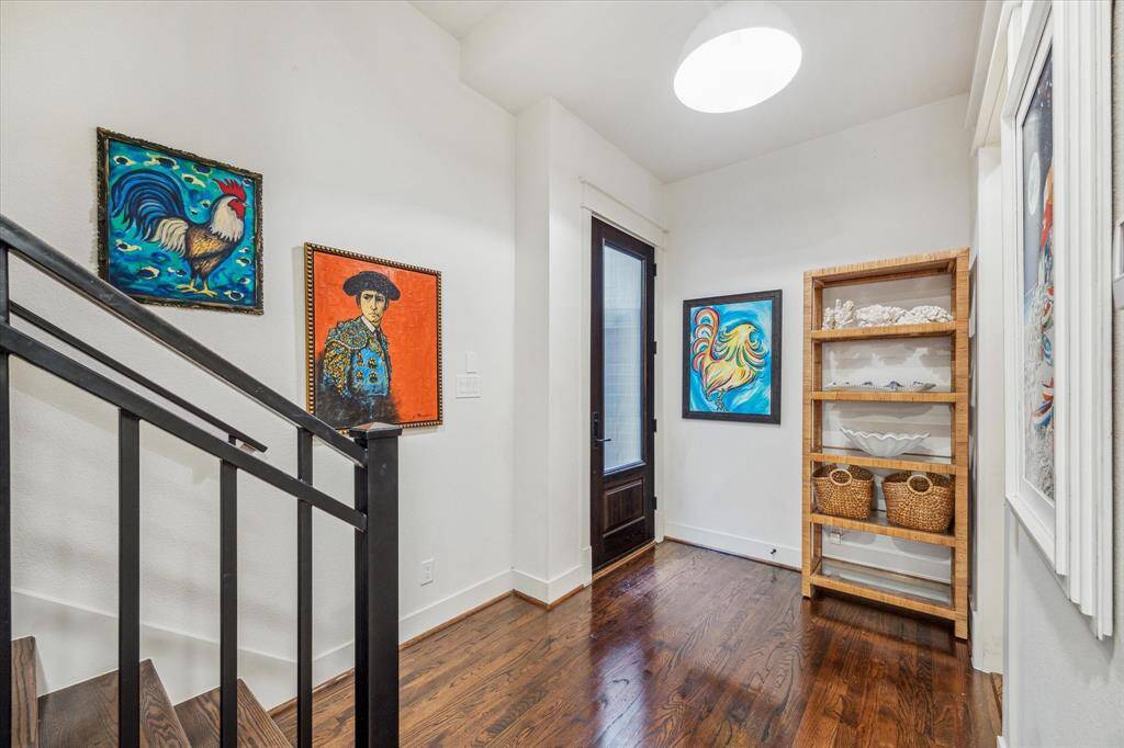 Casual elegance and sophistication describe this most coveted trophy-point lot property. Large entry directly introduces 2019 McDuffie Street.