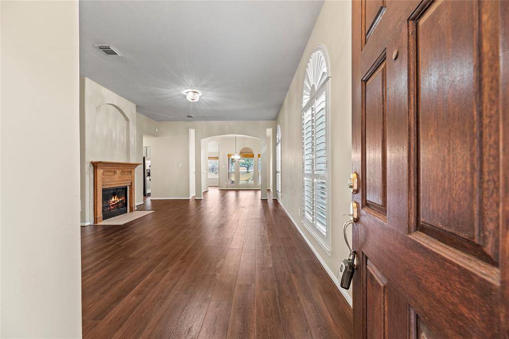 Entryway view
