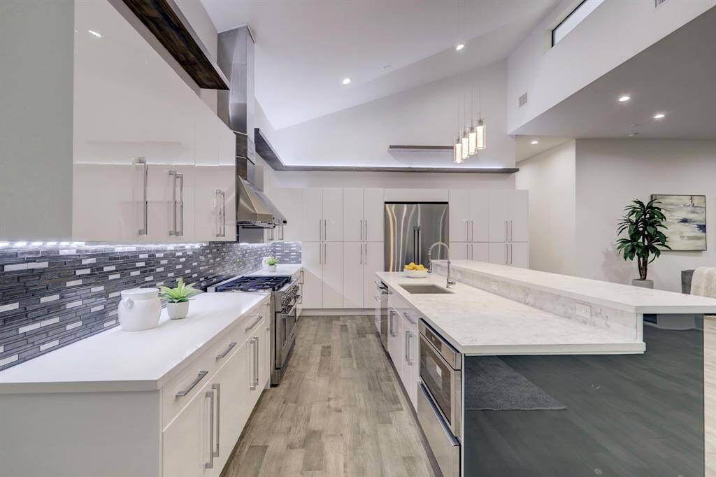 All new high-end appliances.