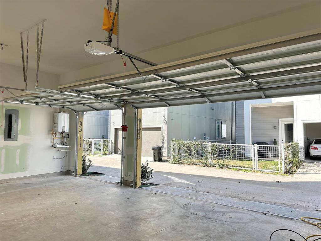 Huge 3 Car Garage