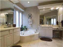 Master bath with garden tub