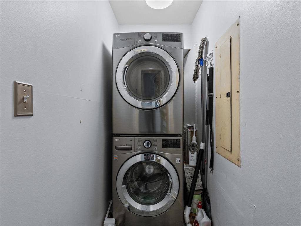 In unit private laundry with full size washer and dryer