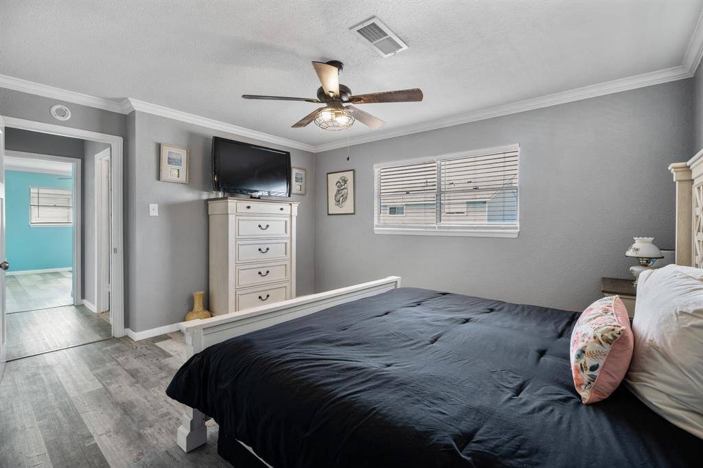 Spacious sized bedrooms.