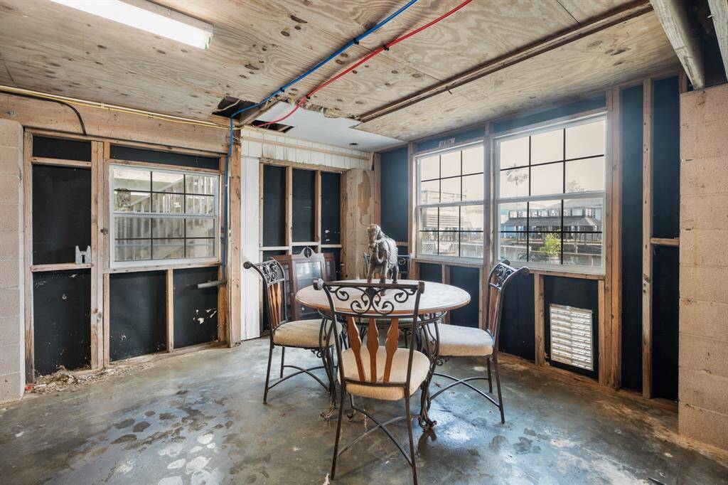 Imagine the potential that this home offers. Transform the versatile spaces into your dream home gym, entertainment area, or an additional guest room—the choice is yours! Let your imagination run wild as you envision creating the perfect environment tailored to your lifestyle needs.