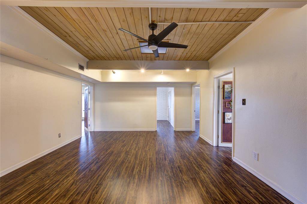 Living Area 2