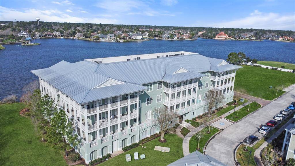 Welcome to Oasis Pointe Condominium, located on the western side of Lake Woodlands with stunning water views off breathtaking balconies and conveniently located less than five minutes from restaurants, shopping and the commute to Houston.