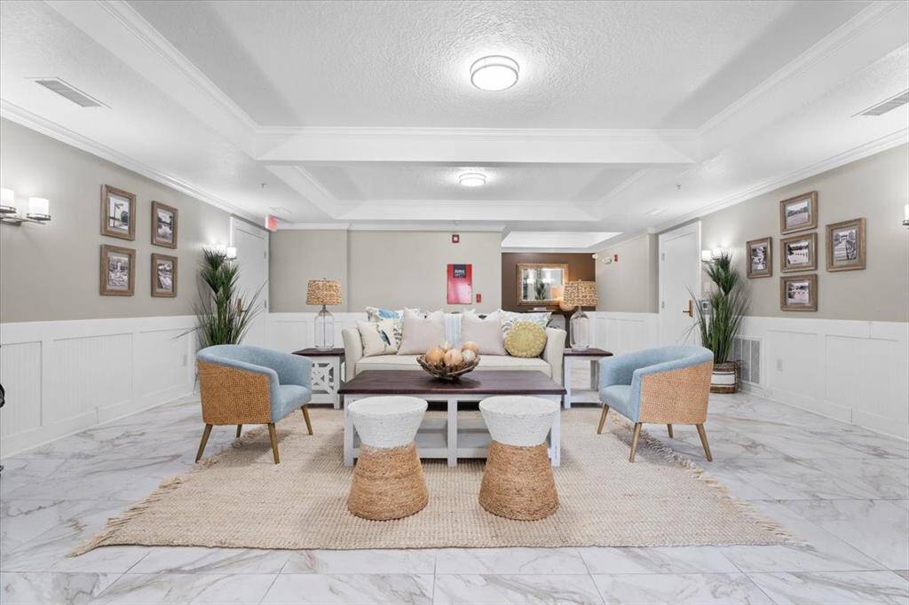 The recently updated Breezy Way lobby living room gives access to the storage units, underground garage, staircases and elevator. You can even grab a coffee at the coffee bar before you head upstairs or out for the day!
