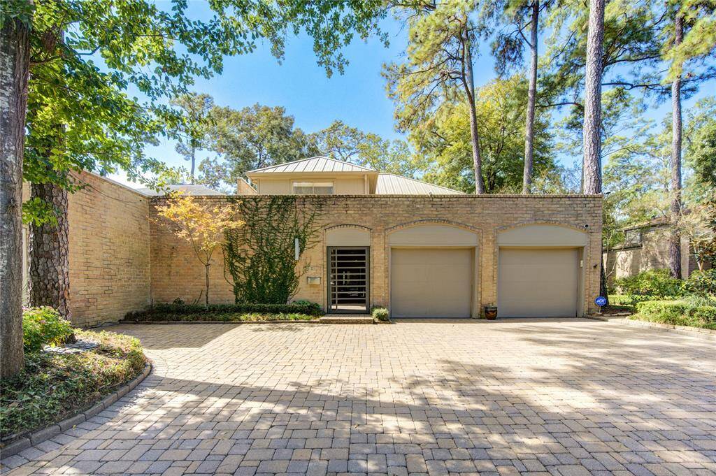 17 Bayou Shadows is a one of a kind home. This home has been thoughtfully designed and customized. 2 car enclosed garage plus space for additional parking in 3 car wide driveway.
