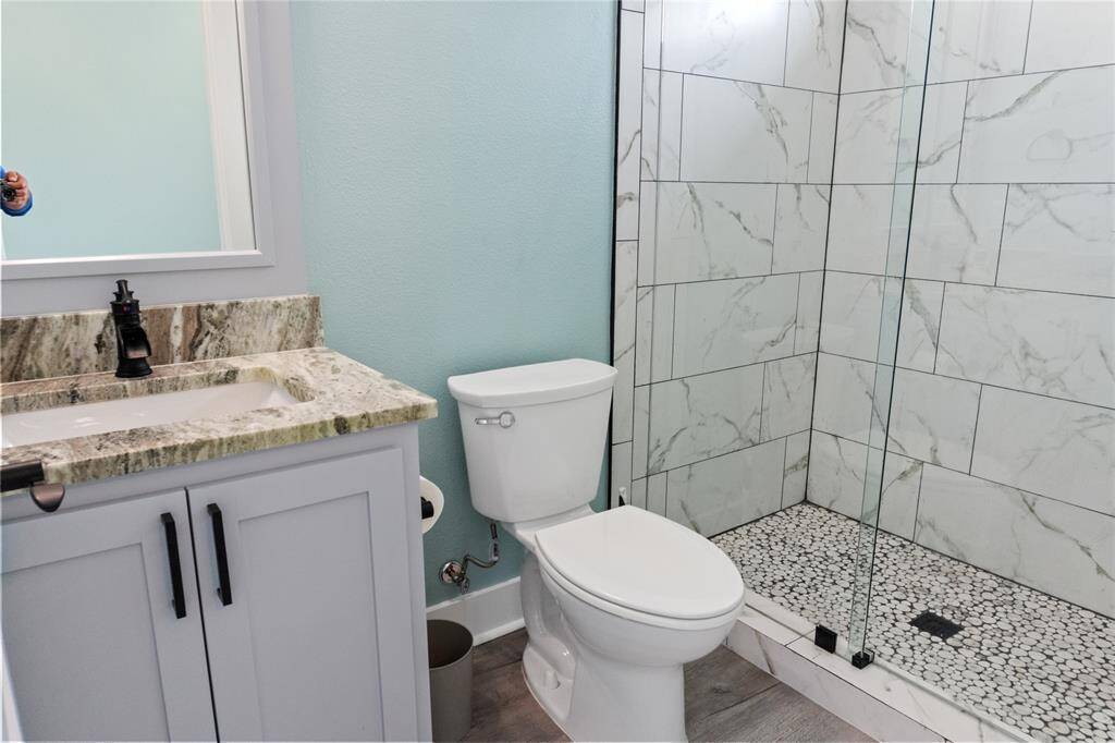 4th Bedroom Private Bathroom