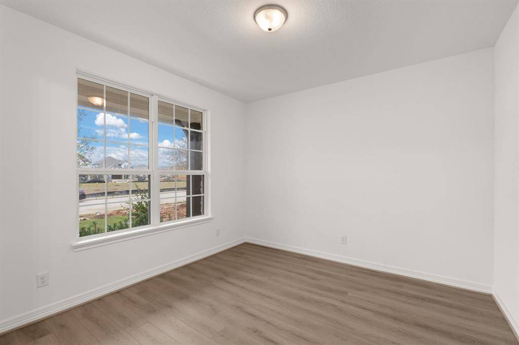 Note: Sample product photo. Actual exterior and interior selections may vary by homesite.