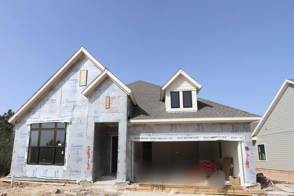 The success of a floor plan is the way you can move through it…You’ll be amazed at how well this home lives…We call it traffic patterns.
