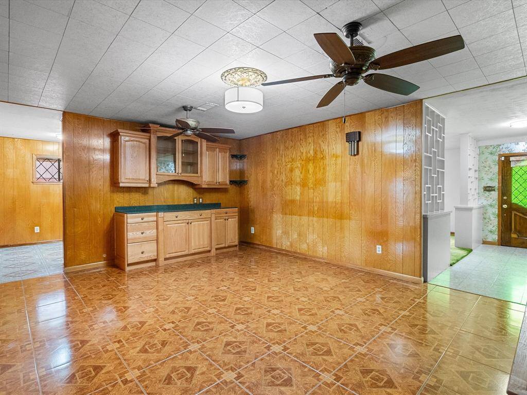 This open space lends easy access to adjacent areas of the home.  <Take a look at the floor plan in the pics for this listing.>