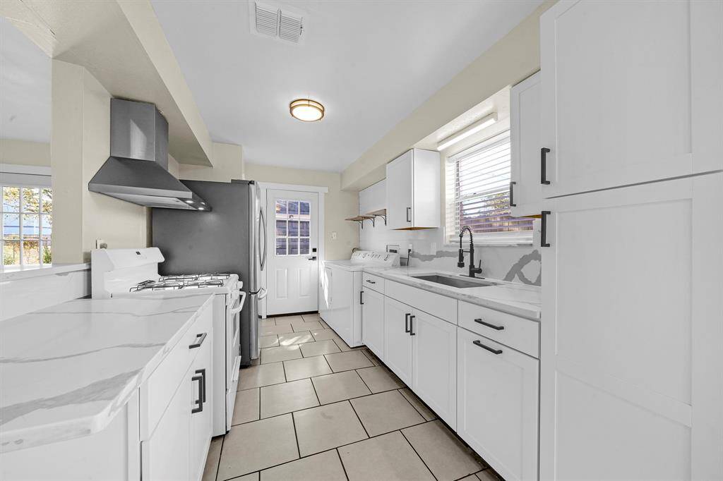 Modern kitchen ready for entertaining.