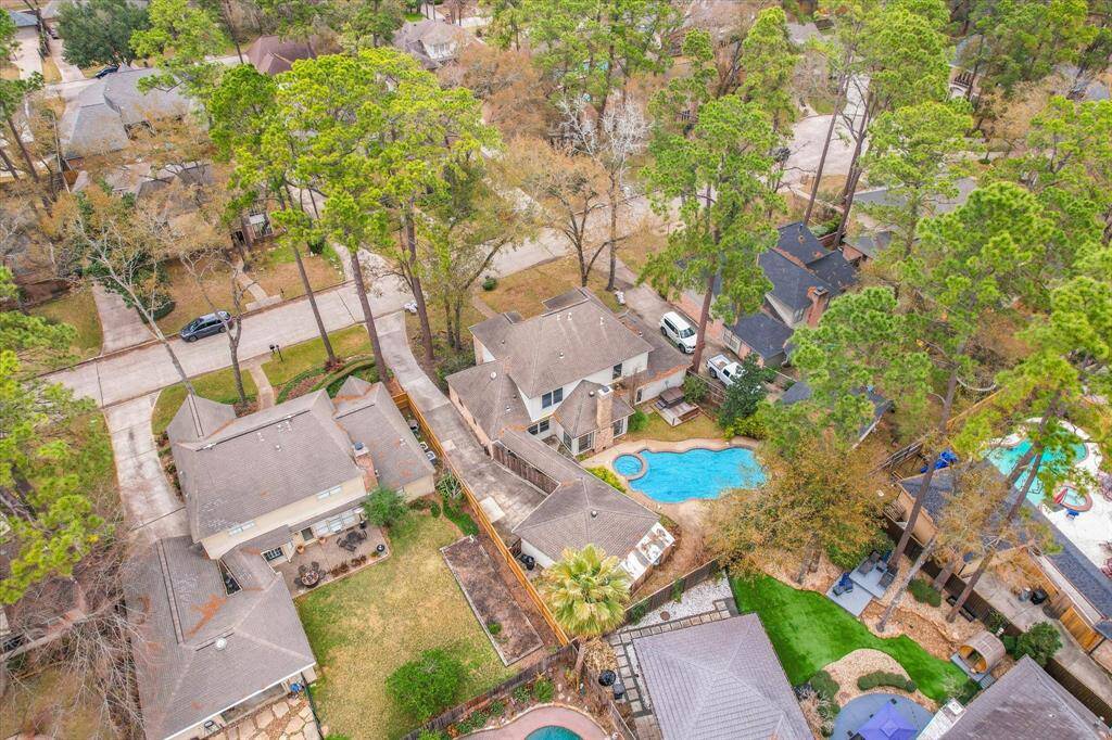 Aerial view of the home on the lot.