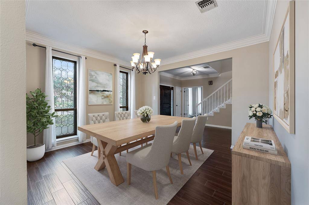 Light and bright dining room. Virtually Staged.
