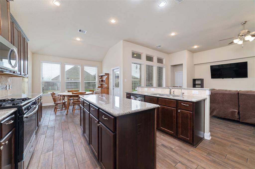 Kitchen open to the livingroom