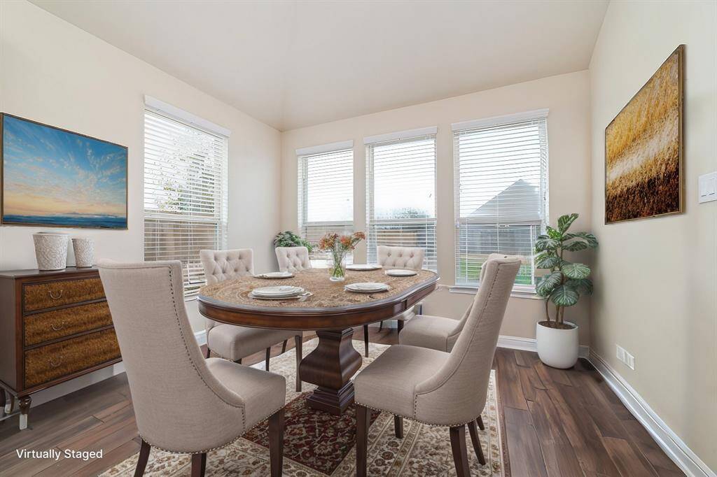 Virtually staged breakfast nook