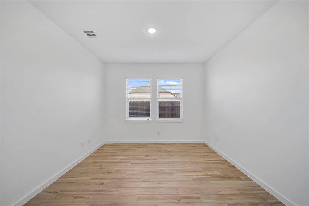 Convenient home office (*Photo not of actual home and used for illustration purposes only.)