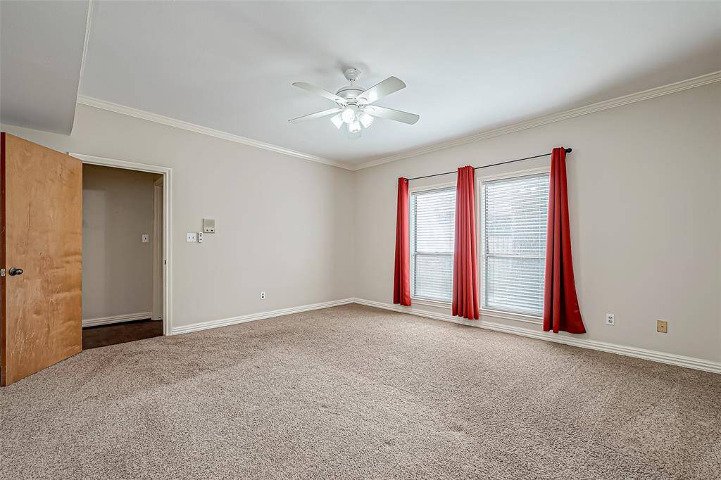 It’s the perfect combination of comfort and luxury, offering the ideal space to unwind after a long day.