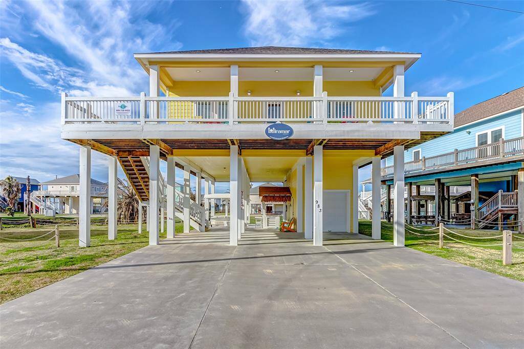 Large driveway will easily accommodate several vehicles