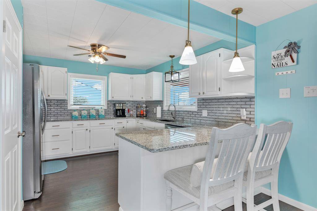 Beautiful kitchen with breakfast bar